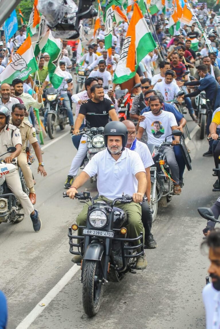 जनता से जुड़ने का नया पाठ पढ़ा रहे हैं राहुल गांधी