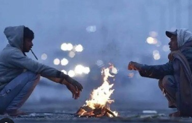 उत्तर भारत में कड़ाके की ठंड का कहर, कोहरे ने थमाया जनजीवन