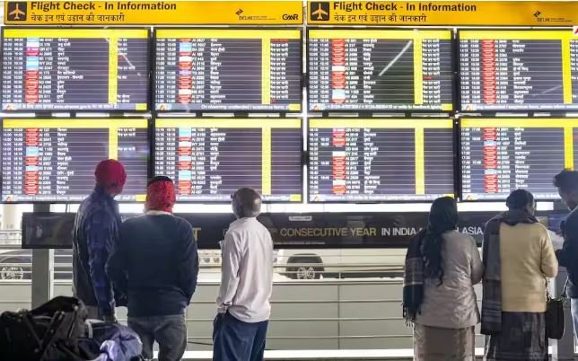 इंडिगो संकट के बीच सरकार का बड़ा फैसला, मनमाना किराया वसूली पर रोक