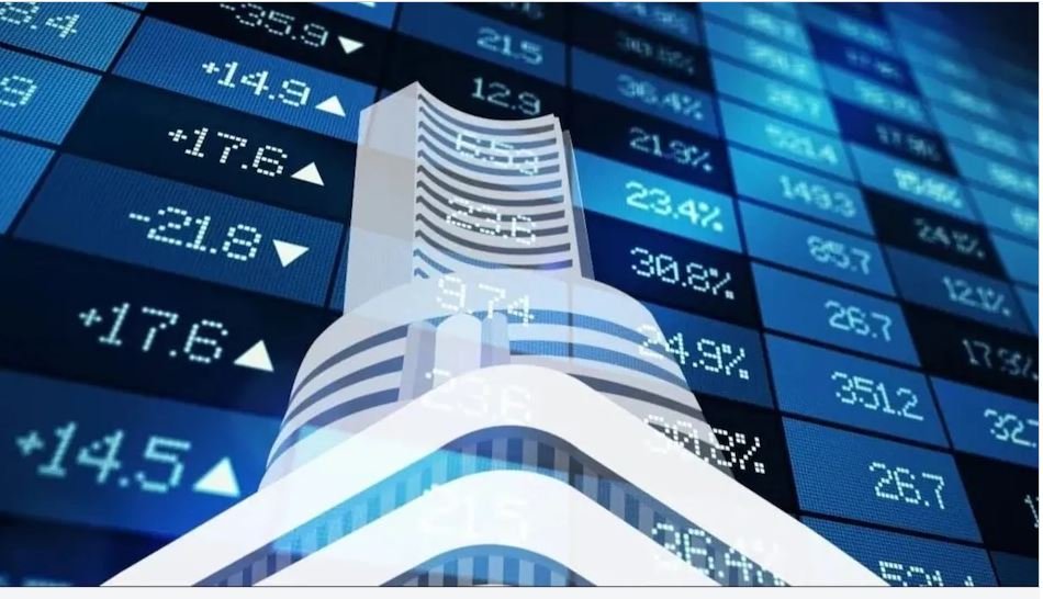 बाजार ने मार दी पलटी, तूफानी तेजी के साथ मार्केट बंद