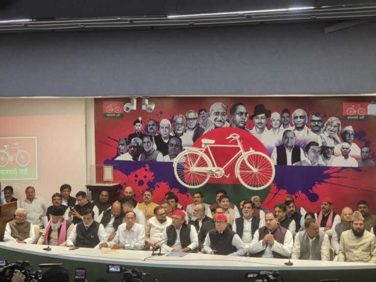 लखनऊ में सियासी हलचल: नसीमुद्दीन सिद्दीकी सपा में शामिल