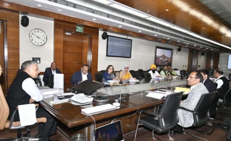 कल्याण सिंह अति विशिष्ट कैंसर संस्थान की 12वीं शासी निकाय की बैठक सम्पन्न