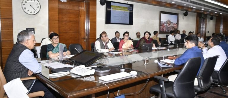 साप्ताहिक समीक्षा बैठक में मुख्य सचिव के सख्त निर्देश, ई-ऑफिस से लेकर खेल अवसंरचना तक तय हुई समयसीमा
