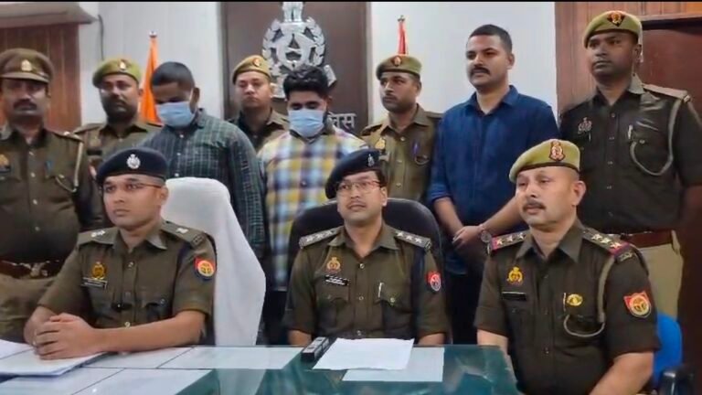 लखनऊ में ATM कार्ड बदलकर ठगी करने वाले दो शातिर गिरफ्तार, 181 कार्ड बरामद