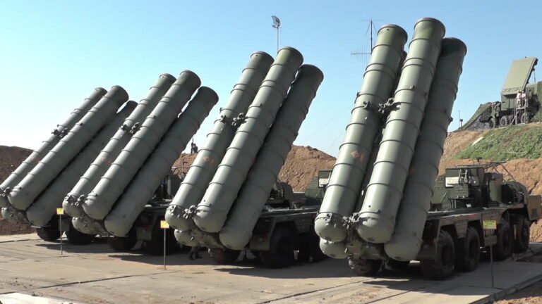 भारत रूस से 5 नए S-400 एयर डिफेंस सिस्टम खरीदने की तैयारी में