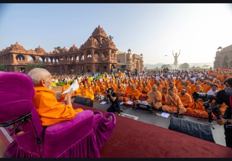 विश्व शांति संदेश के साथ दिल्ली अक्षरधाम में भव्य प्रतिष्ठा महोत्सव