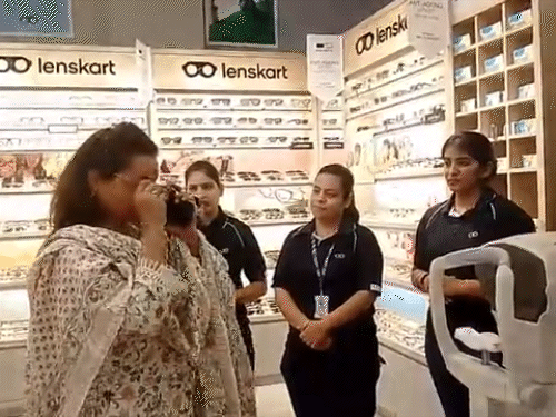 लेंसकार्ट में तिलक विवाद