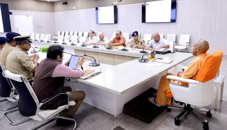 योगी कैबिनेट के बड़े फैसले: मक्का MSP ₹2400, 18 शहरों में इलेक्ट्रिक बसें, 5 नई जेलों को मंजूरी