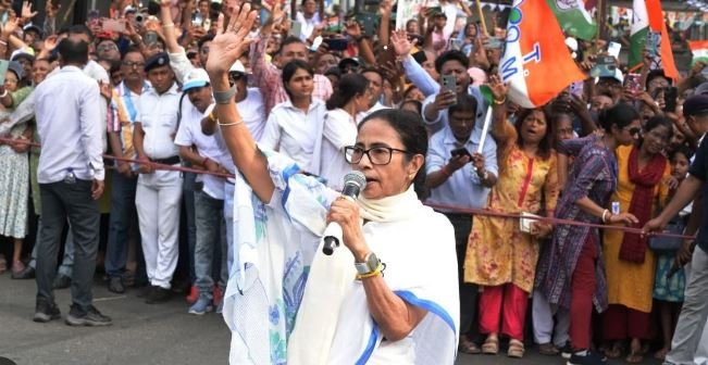 ममता का धरना
