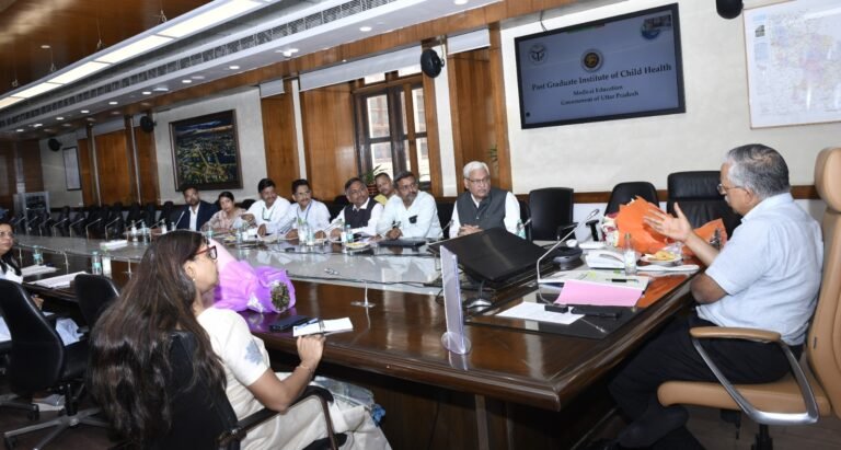 स्वच्छ ऊर्जा को बढ़ावा: सभी विभागों को रूफटॉप सोलर प्लांट लगाने के निर्देश