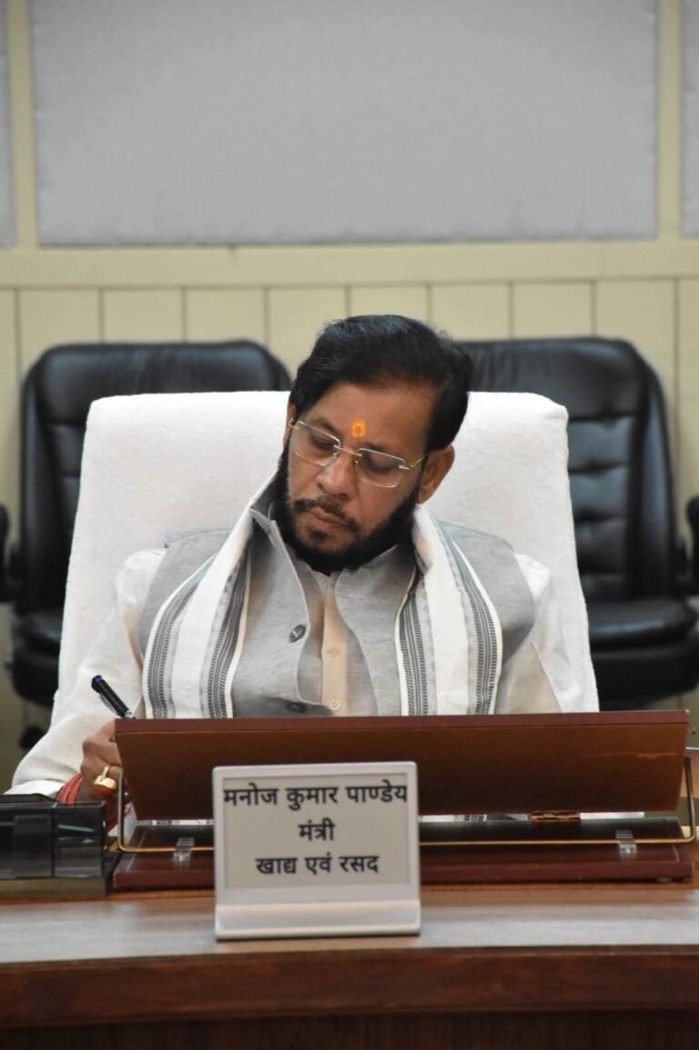 पात्र लाभार्थियों के नए राशन कार्ड बनाने के निर्देश, ई-पॉस मशीनों की नेटवर्क समस्या जल्द हो दूर : मंत्री मनोज पांडेय