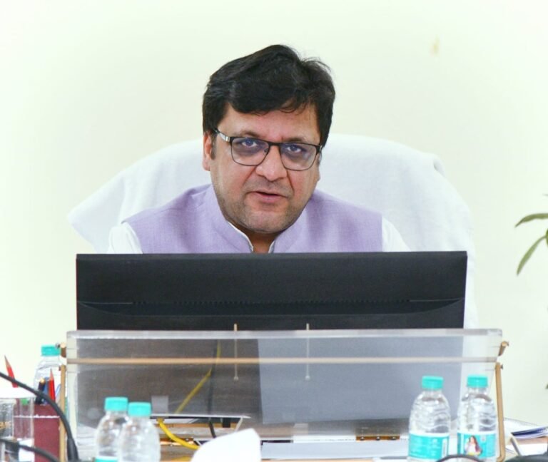 आगामी त्योहारों को देखते हुए अवैध शराब पर सख्त कार्रवाई के निर्देश