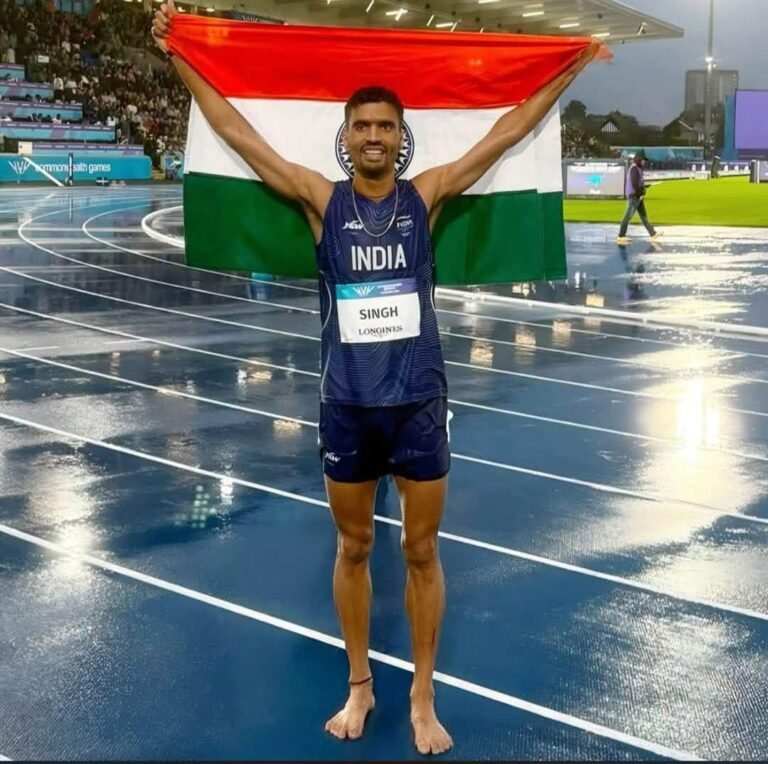 कॉमनवेल्थ गेम्स में अलीगढ़ के लाल गुलवीर सिंह ने 10,000 मीटर में जीता रजत, बेसिक शिक्षा मंत्री संदीप सिंह ने दी बधाई
