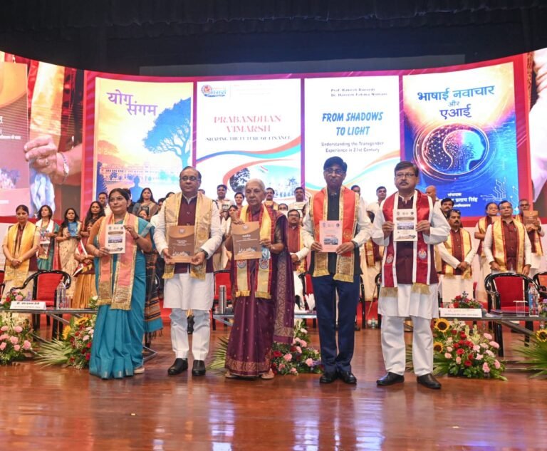 राज्यपाल की अध्यक्षता में लखनऊ विश्वविद्यालय का 69वां दीक्षांत समारोह सम्पन्न