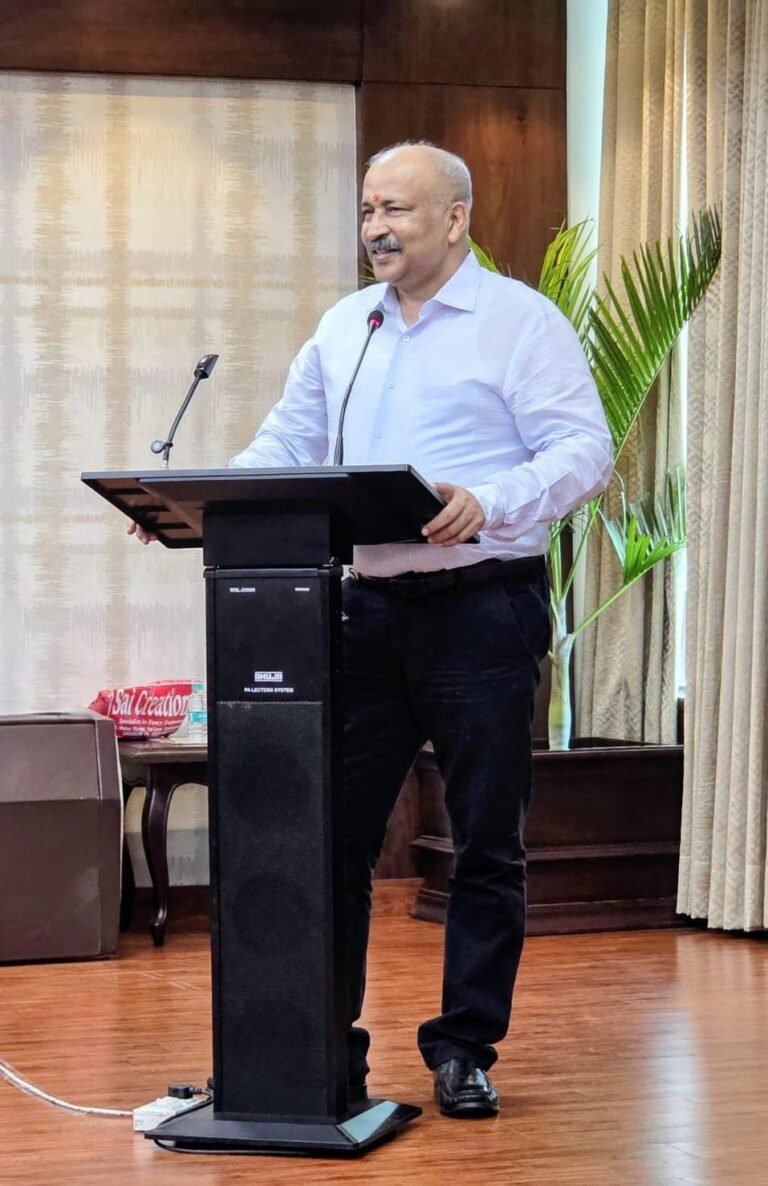 डीजीपी मुख्यालय में बच्चों संग मनाया रक्षाबंधन, बालिकाओं ने डीजीपी राजीव कृष्ण को बांधी राखी