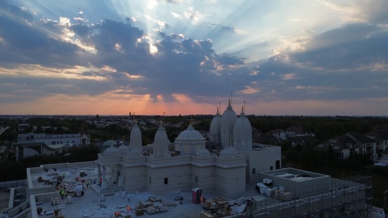 फ्रांस में निर्मित पहला पारंपरिक हिंदू मंदिर, भारत-फ्रांस की सांस्कृतिक दोस्ती का नया प्रतीक