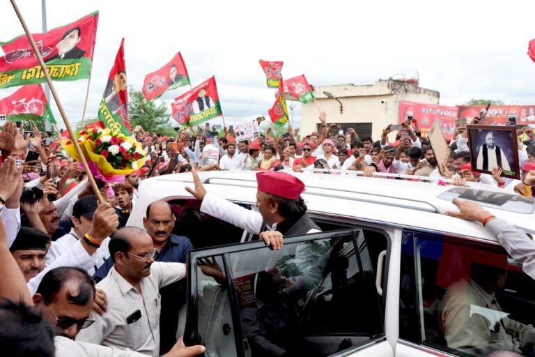 रायबरेली से अखिलेश ने फूंका 2027 का बिगुल, PDA रथ के साथ बदला सियासी अंदाज