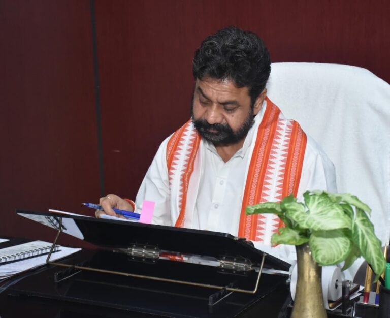 आयुष अस्पतालों में दवाओं की कमी नहीं होनी चाहिए: मंत्री दयाशंकर मिश्र ‘दयालु’