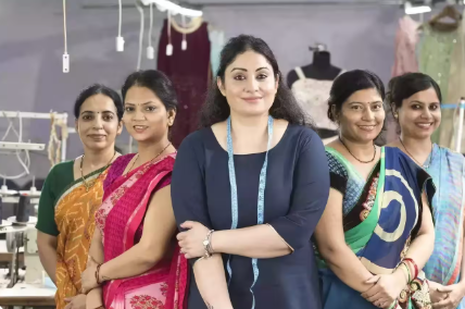 पुरुषों के मुकाबले महिलाएं कितना खर्च करती हैं? सरकार की नई रिपोर्ट से खुलासा